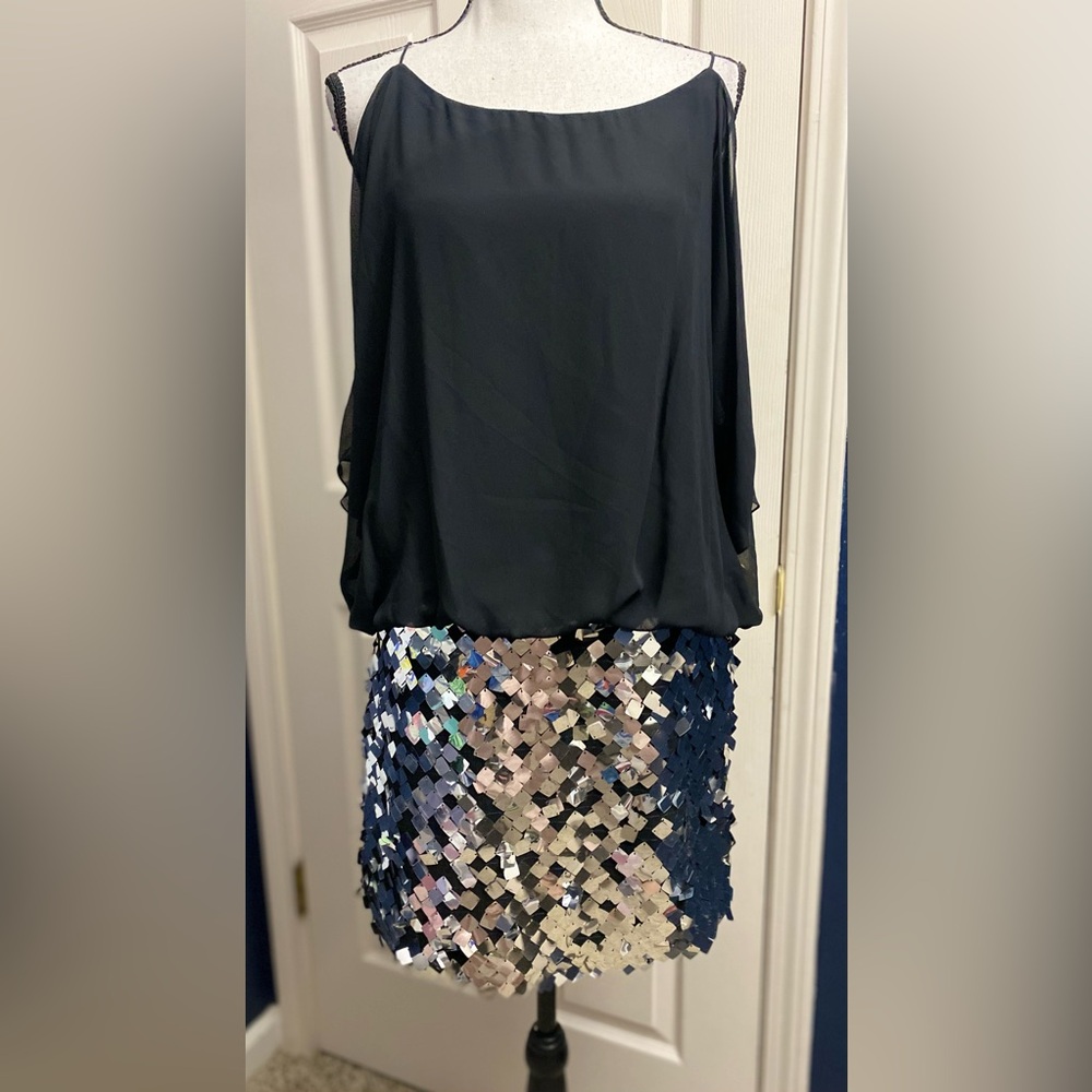 Chic Sequin Mini Skirt in Black and Silver